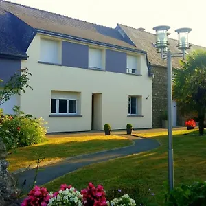 D'hotes La Pinderie Bed & Breakfast Val-Couesnon